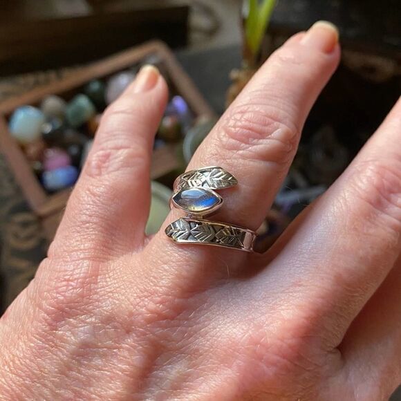 Labradorite Madagascar Solid Sterling Silver Ring Size 8 - Picture 4 of 7
